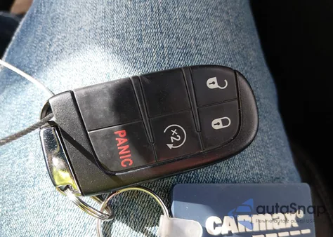 2022 Jeep Compass Latitude Lux 4X4 z USA, uszkodzony, nr VIN 3C4NJDFB1NT201676